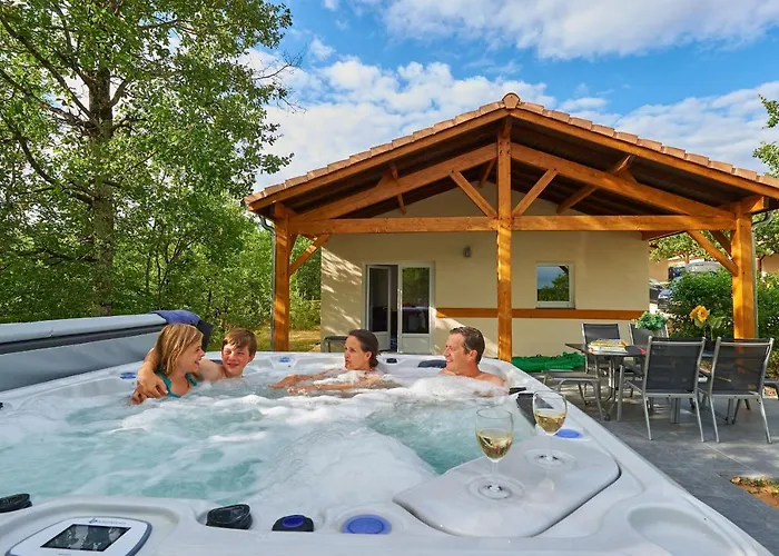 Vakantiepark Francecomfort - Village Des Cigales Mauroux (Lot)