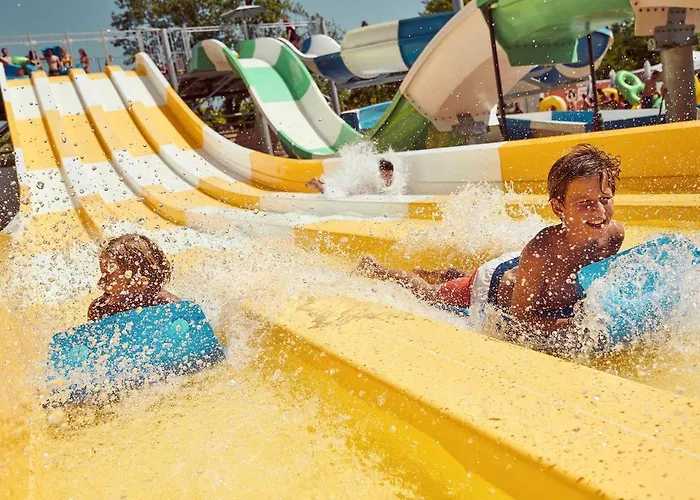 Vakantiepark Francecomfort - Village Des Cigales