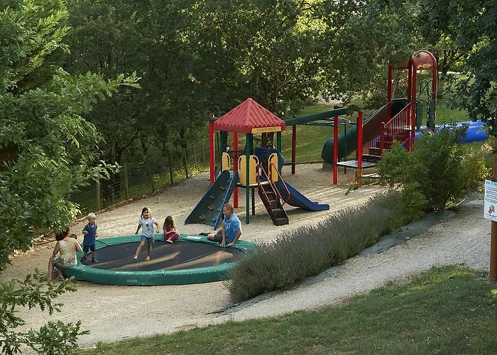 Francecomfort - Village Des Cigales Vakantiepark 4*