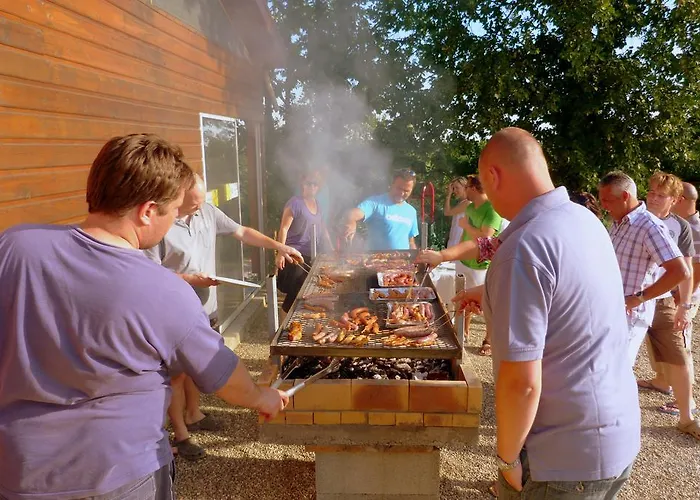 Francecomfort - Village Des Cigales Vakantiepark 4*